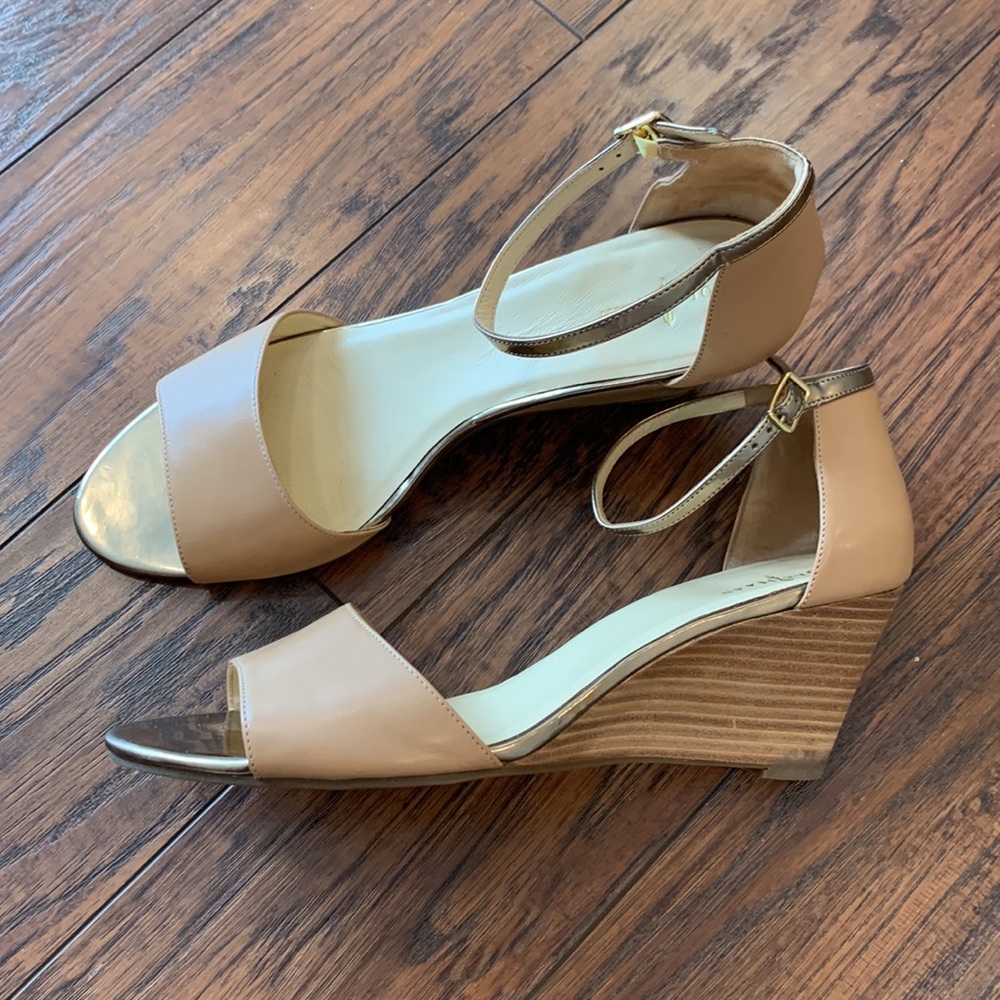 Cole Haan Rosalin Wedge 11 Sandstone Gold